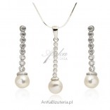 Komplet biżuterii srebrnej z perłami
