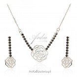 Komplet biżuterii srebrnej z czarnymi cyrkoniamii - różyczki