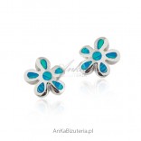Kolczyki srebrne z niebieskim opalem - kwiatki