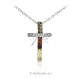 Krzyżyk srebrny z kolorowym bursztynem - bursztyn bałtycki