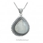 Orientalna biżuteria srebrna z kamieniem księżycowym - biżuteria z kamieniem szczęścia