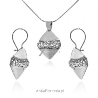 Komplet biżuterii srebrnej VINTAGE z oksydowanym zdobnikiem