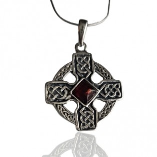 Krzyż celtycki srebrny z naturalnym bursztynem